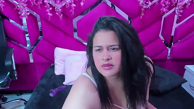 Atena_Glow_ – Naživo XXX chat