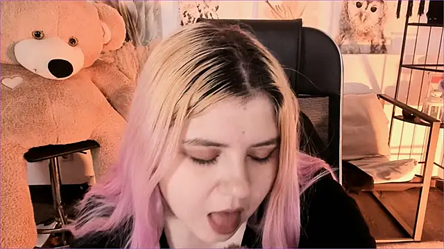 DiaAngell's Live XXX Chat