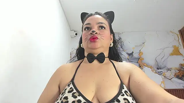 دردشة Cloe_35 الجنسية المباشرة