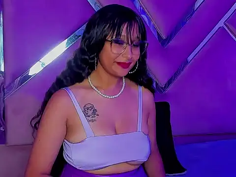 Chat +18 de LILI_CANDIES69 ao vivo