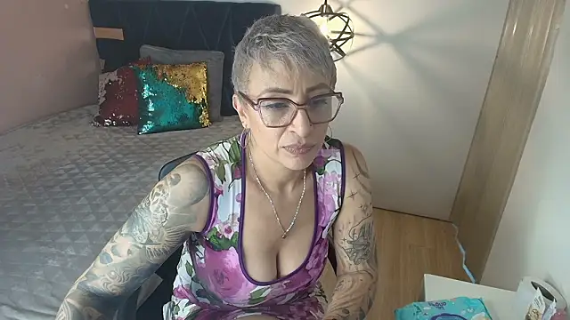 Charlotte__Gray live XXX chat