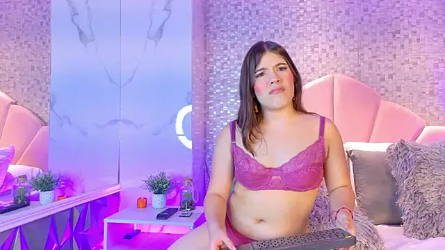 Show modela BellaConti1 na web-kameri