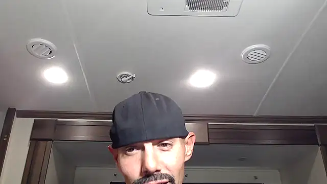 ThickD2C: онлайн-секс-чат