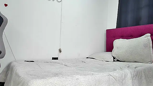 ZOEYJUAN_95 Adlı Modelin Canlı XXX Sohbeti