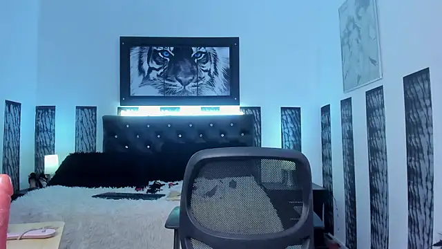 Show modela devorapollasmilf4u na web-kameri