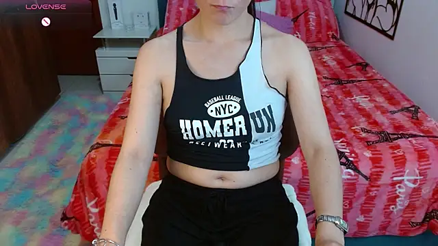 antonella_sweet33: онлайн-секс-чат