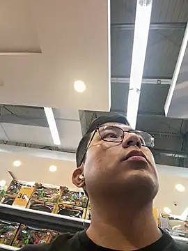 andrewmhilton_'s Live XXX Chat