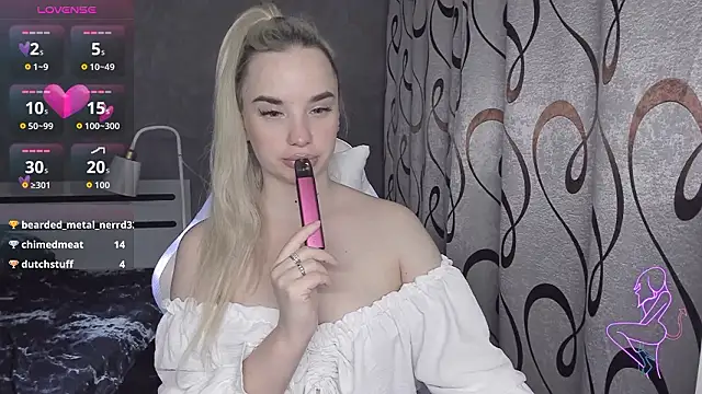 KiraKrox live XXX chat