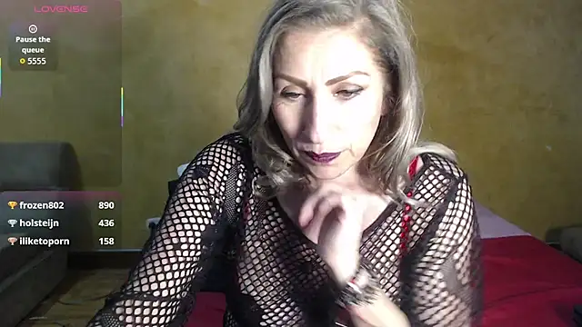 LilyQueen_cg's Live XXX Chat