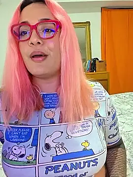 Nova-Satela live XXX chat