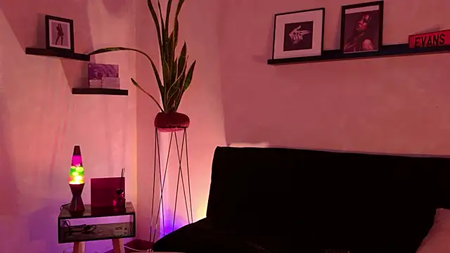 EmmyEvans1 live XXX chat