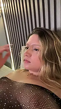 Chat XXX Live MiaPetit_