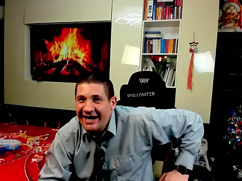 SpartacusDaddy48のライブXXXチャット