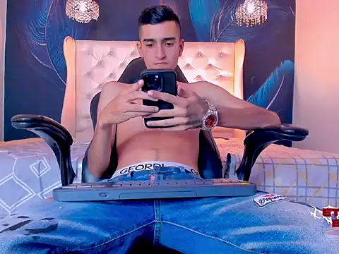 Ethan_Boy_ Live XXX-Chat