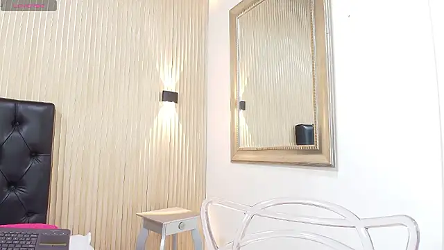 _Valeria_Brown: онлайн-секс-чат