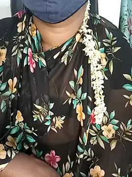 Tamil-hotwife 网络视讯表演