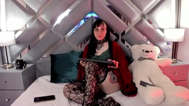 Ravenna666_ live XXX chat