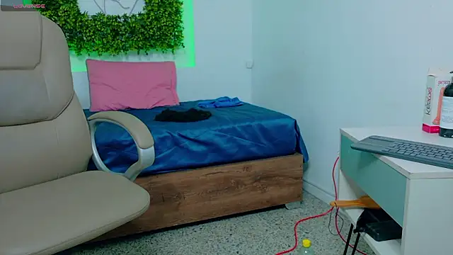 دردشة KaelSwitch الجنسية المباشرة