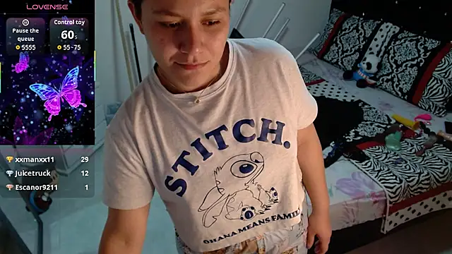 soniafuckboobs' Live XXX Chat