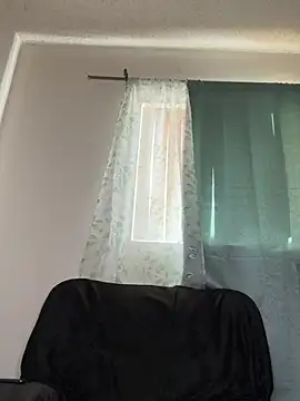 foreigntitts_'s Live XXX Chat