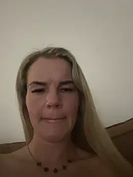 Cutebrowneyes_ 网络视讯表演