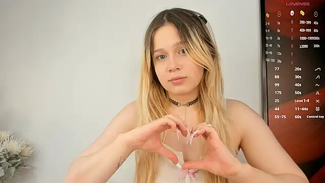 Love_audirs6's Live XXX Chat