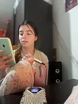 Cloew_Marz – Naživo XXX chat