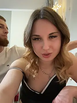 Melannyy076のライブXXXチャット