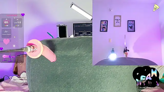 Scarlett-Smile's Live XXX Chat