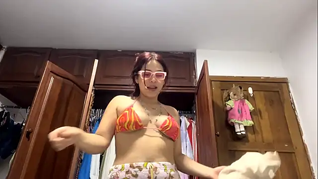 AlvertaCong Live XXX Chat