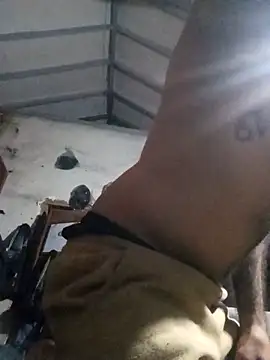 hairy_mannn Chat XXX in diretta