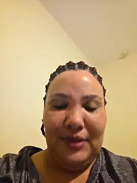 Curvy-Nthabi_X Show Webcam