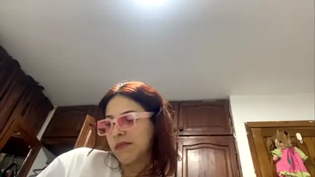 AlvertaCong: вебкам-шоу