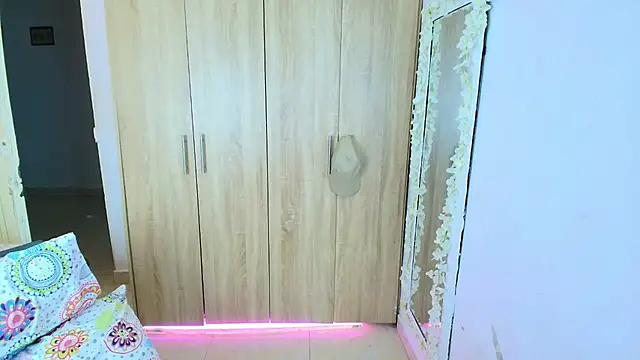 Nanami_19: онлайн-секс-чат