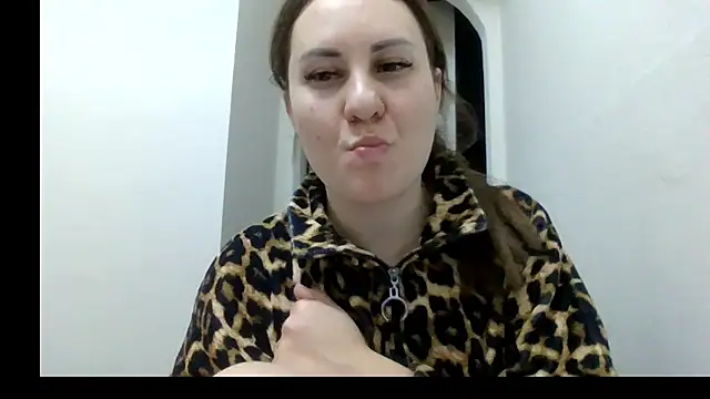 MeadowEyesのライブXXXチャット