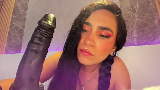 PamelaRed_ Adlı Modelin Canlı XXX Sohbeti