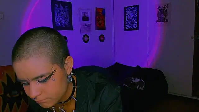 alex_one888 Adlı Modelin Canlı XXX Sohbeti