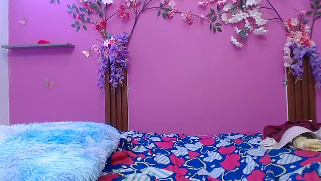 analintimacy18 Adlı Modelin Canlı XXX Sohbeti