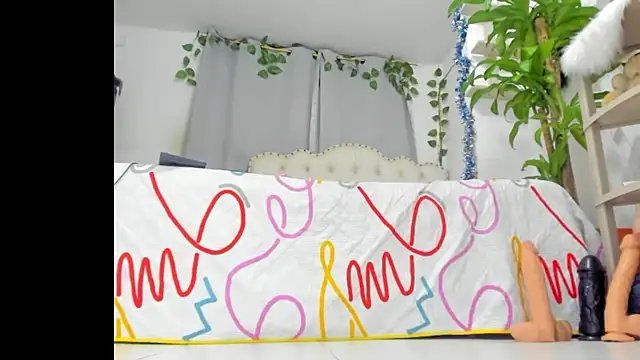 khalyn_jenner Adlı Modelin Canlı XXX Sohbeti