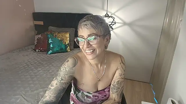 Charlotte__Gray Chat XXX in diretta