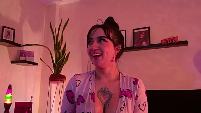 EmmyEvans1 Live XXX-chat