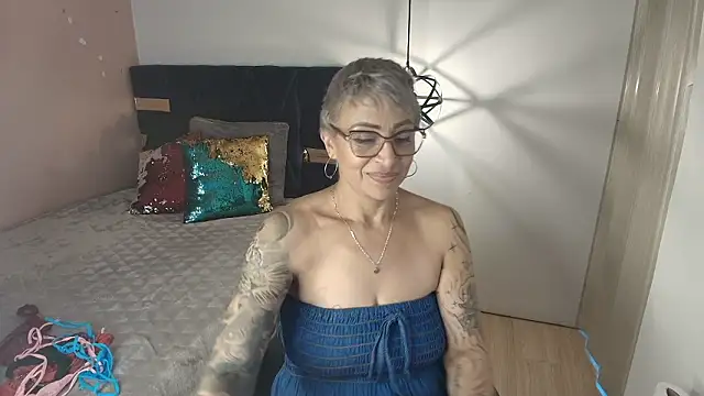 Chatroom XXX en direct de Charlotte__Gray