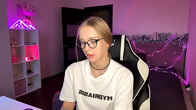 Chat +18 de EvaPeace ao vivo