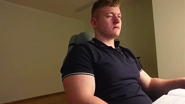 Richard_Dullas Show in webcam