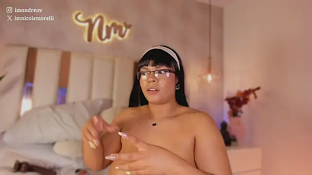 Chat XXX en directo de Nicolemorelli2