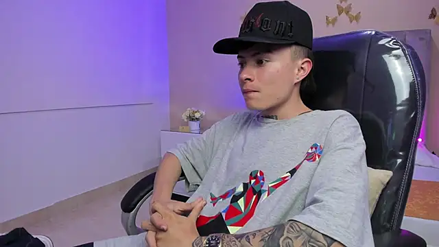 Nascary_Fox Adlı Modelin Canlı XXX Sohbeti