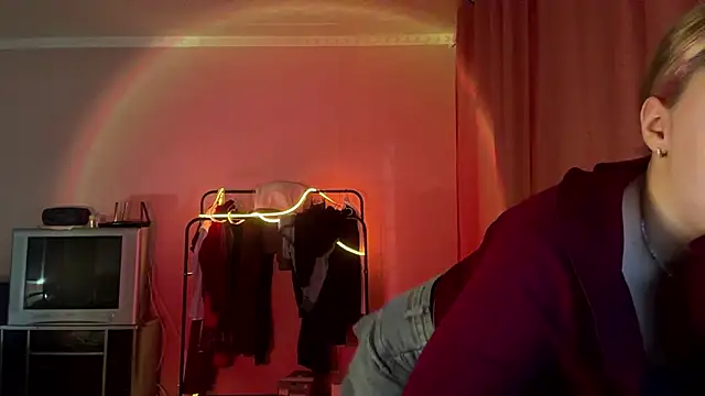 Chat +18 de ZoraDearmon ao vivo