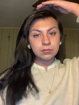 toniomonroe: διαδικτυακό σόου στην κάμερα