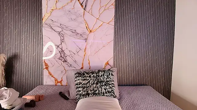 big_tits_in_your_face's Webcam Show