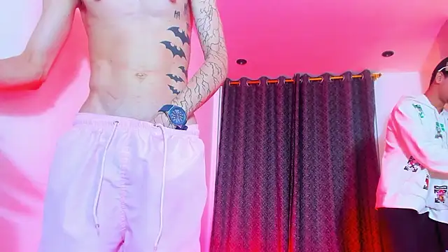 TheBatMansion: вебкам-шоу